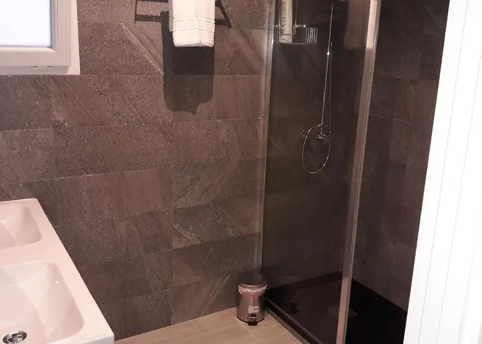 Guesting Velazquez * קדיז